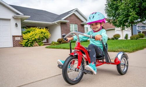 Schwinn（シュウィン）Roadster三輪車のレッドカラーの写真